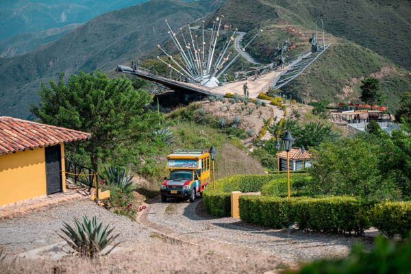 img parque nacional del chicamocha vista al monumento santandereanidad y chiva