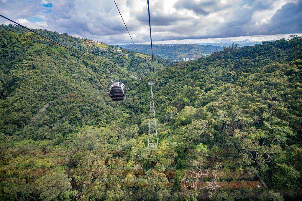 img parque cerro del Santísimo subida en teleférico